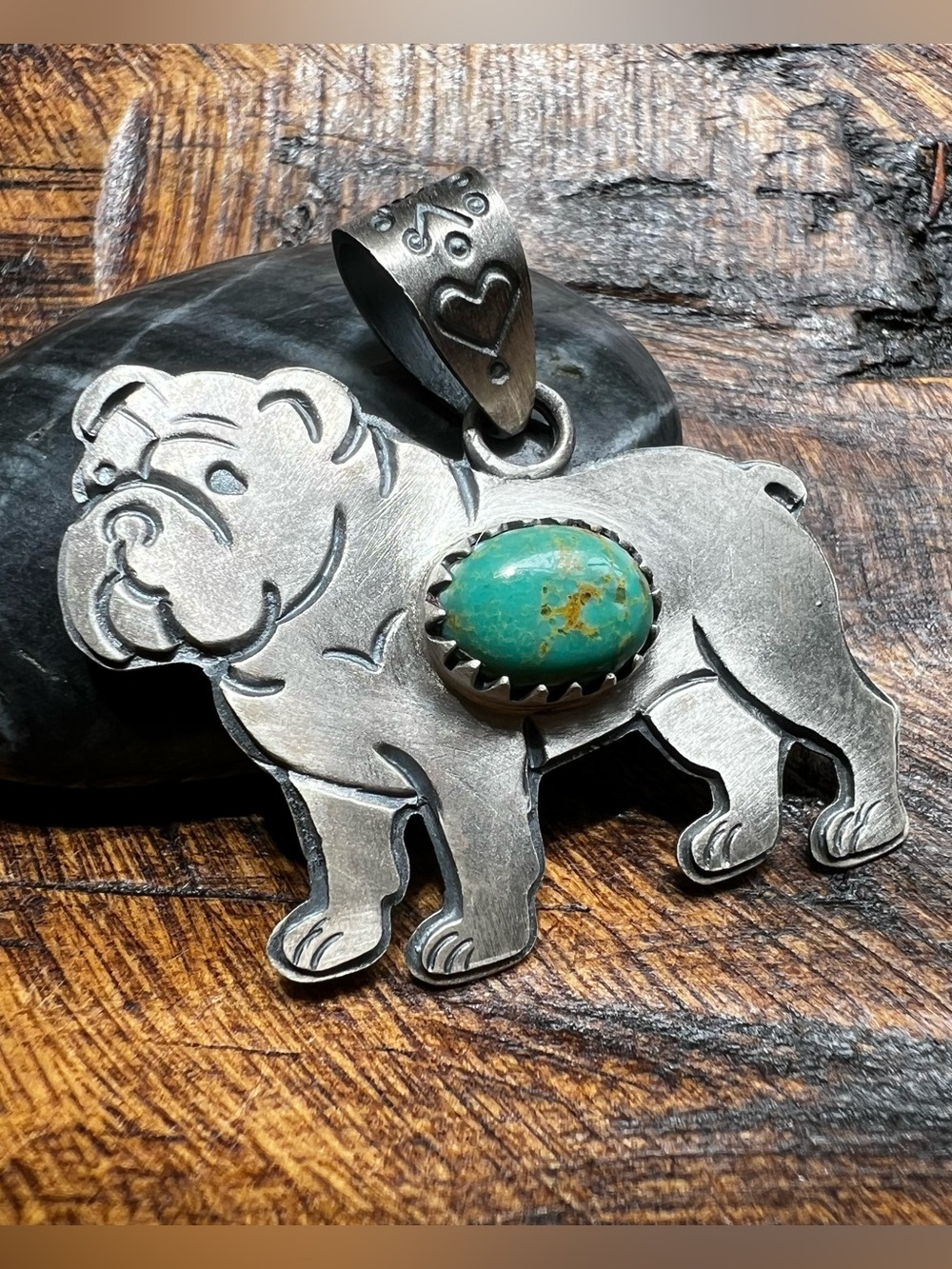 Sterling Silver Kingman Turquoise Bulldog Dog Pendant - Picture 4 of 10